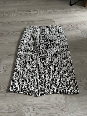 New York & Company Black and White Chevron-Style Pencil Skirt